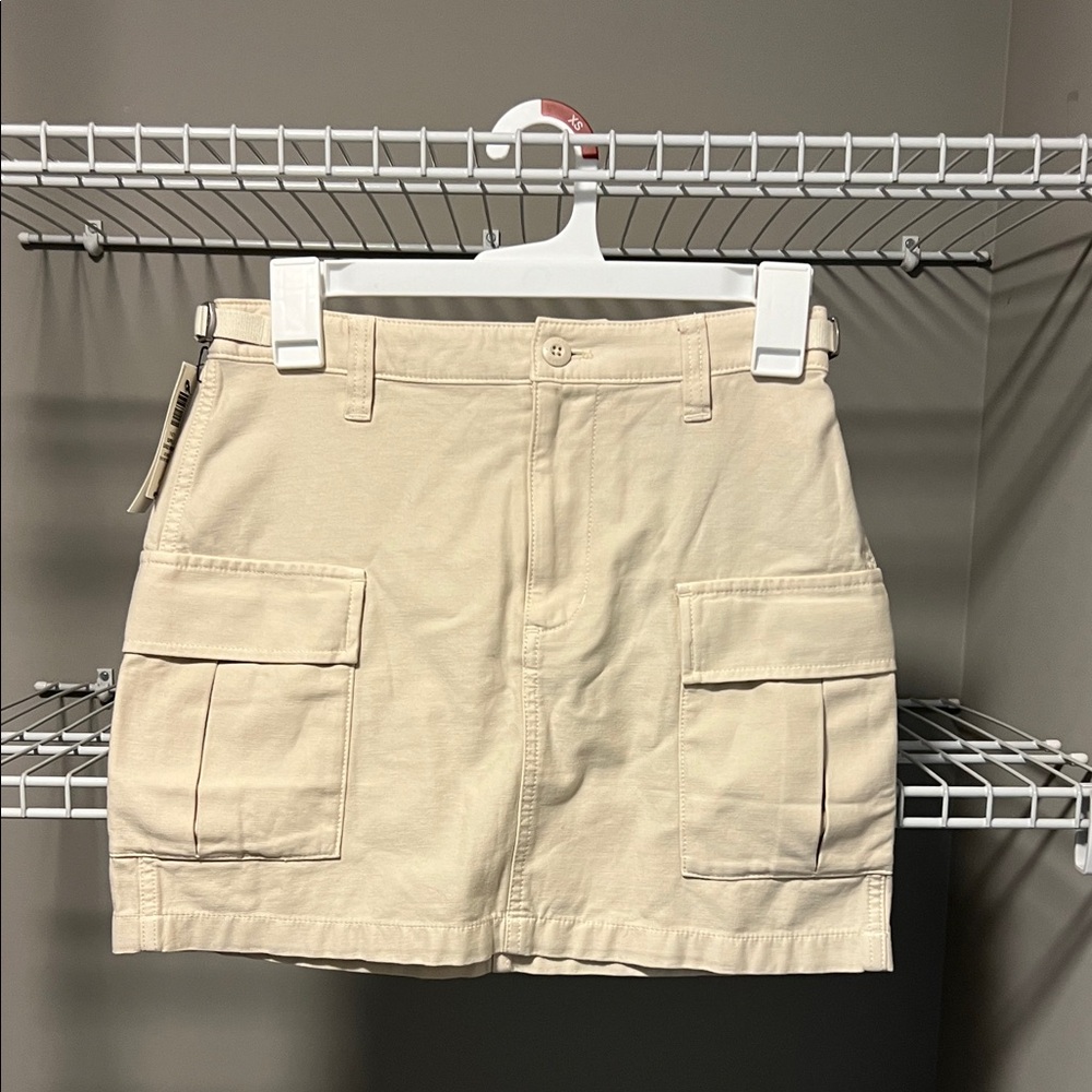 Aritzia Cream Cargo Skort